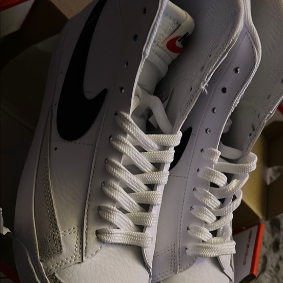 Nike Blazer Mid ‘77 (Youth Girls) - Picture 3 of 4